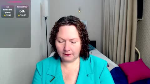 curvy_girlz online show from October 5, 2025, 4:38 pm