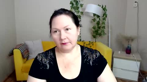 curvy_girlz online show from November 17, 2025, 4:13 pm