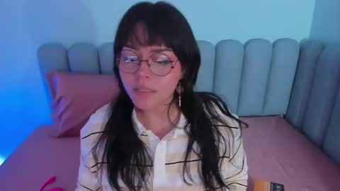 Snapshot of curvy_rousi chatting on December 14, 2025, 11:37 am Rosie online show from December 14, 2025, 11:37 am