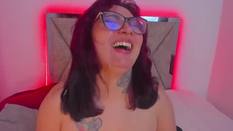 Snapshot of curvybaddie chatting on March 7, 2025, 12:12 pm A online show from March 7, 2025, 12:12 pm