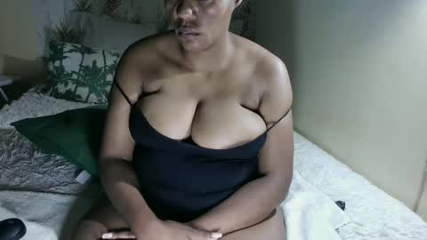 Snapshot of curvybae45 chatting on October 11, 2025, 3:39 am curvybae45 online show from October 11, 2025, 3:39 am