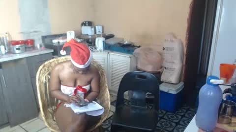 curvypear76x online show from December 13, 2024, 1:55 pm