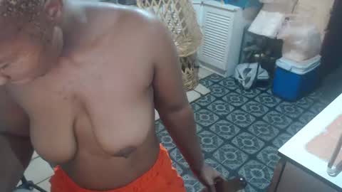 curvypear76x online show from January 11, 2025, 5:40 pm