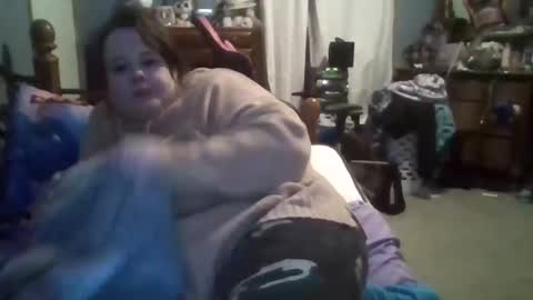 dahlia -kim online show from December 25, 2024, 3:08 am