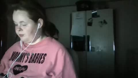 dahlia -kim online show from September 19, 2025, 7:10 am