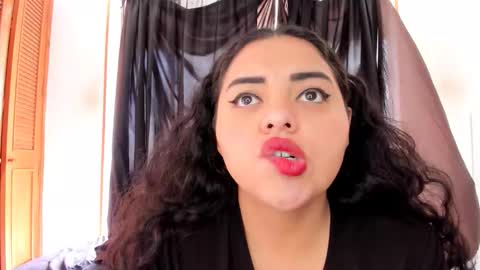 Snapshot of curvypornxxx chatting on November 2, 2025, 2:19 pm curvypornxxx online show from November 2, 2025, 2:19 pm