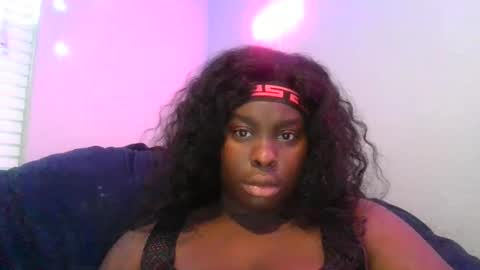 Snapshot of curvyychocolate chatting on February 11, 2025, 10:07 pm curvyychocolate online show from February 11, 2025, 10:07 pm