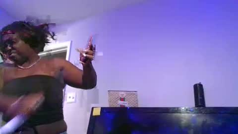 curvyychocolate online show from February 28, 2025, 2:20 am