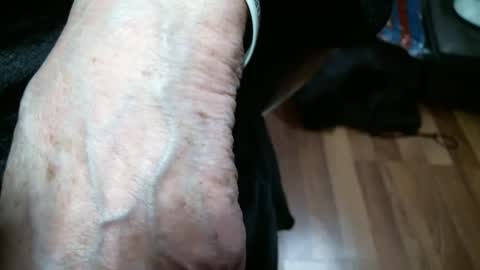 Snapshot of cutandwaxed2 chatting on January 18, 2025, 7:04 pm BI SMOOTH MATURE  SUB online show from January 18, 2025, 7:04 pm