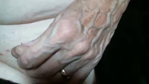 Snapshot of cutandwaxed2 chatting on October 19, 2025, 1:34 pm BI SMOOTH MATURE  SUB online show from October 19, 2025, 1:34 pm