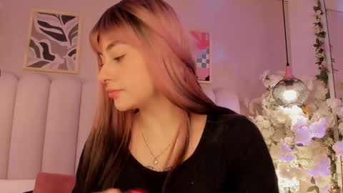 Snapshot of cute__cherry_ chatting on November 4, 2025, 9:03 pm Amber online show from November 4, 2025, 9:03 pm