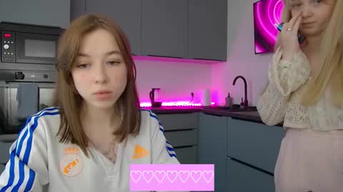 Snapshot of cute_beauty chatting on October 20, 2025, 1:33 pm Amanda online show from October 20, 2025, 1:33 pm