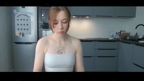 Snapshot of cute_beauty chatting on November 17, 2025, 12:11 pm Amanda online show from November 17, 2025, 12:11 pm