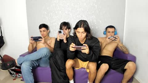 Snapshot of cute_boys18 chatting on January 29, 2025, 8:04 pm ARTURO-18 MATIAS-18 NIKOLAY-19 HADES-18 GABO-19 online show from January 29, 2025, 8:04 pm