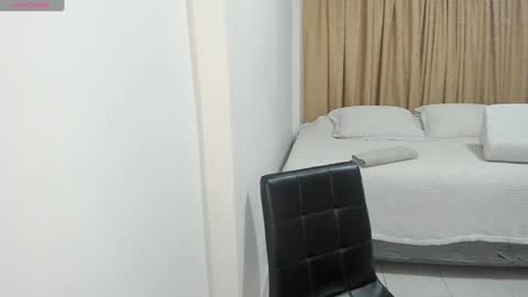 Snapshot of cute_brunett chatting on January 8, 2025, 5:37 am Sara online show from January 8, 2025, 5:37 am