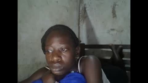 cute_doria online show from December 4, 2025, 2:21 am