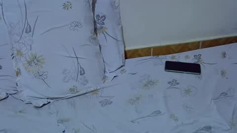 Snapshot of cute_ellinah chatting on November 15, 2025, 8:00 am lynn online show from November 15, 2025, 8:00 am