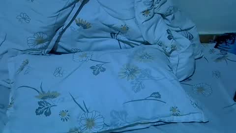 Snapshot of cute_ellinah chatting on November 17, 2025, 3:12 am lynn online show from November 17, 2025, 3:12 am