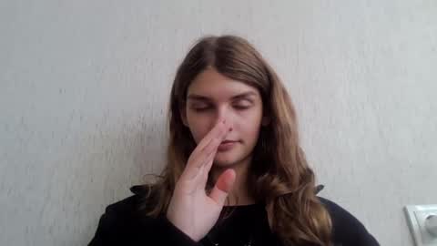 cute_kitte online show from December 19, 2024, 9:29 am