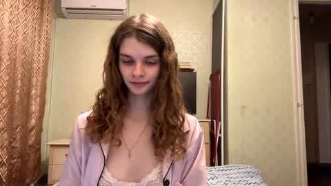 cute_kitte online show from October 18, 2025, 5:03 pm