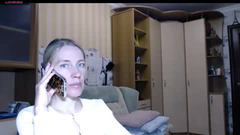 cute_lion_ online show from November 11, 2025, 5:35 pm