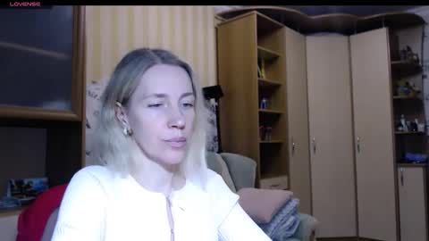 cute_lion_ online show from December 15, 2025, 8:02 pm