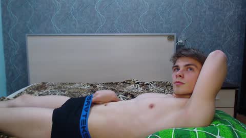 Snapshot of cute_oliver chatting on January 25, 2025, 4:35 pm Oliver online show from January 25, 2025, 4:35 pm