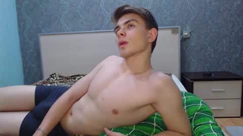 Snapshot of cute_oliver chatting on January 31, 2025, 7:40 pm Oliver online show from January 31, 2025, 7:40 pm
