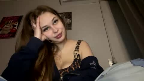 cute_shy00 online show from November 13, 2025, 9:36 pm
