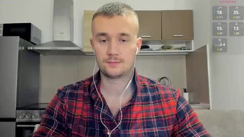 cute_skywalker online show from February 15, 2025, 6:12 pm