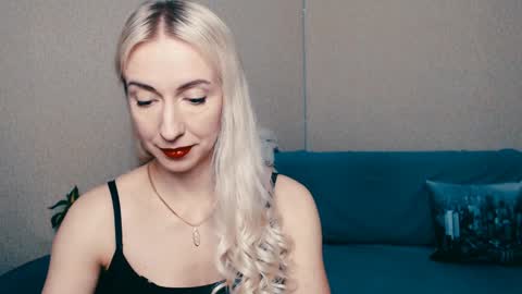 cute_smile_shy online show from January 21, 2025, 7:17 pm