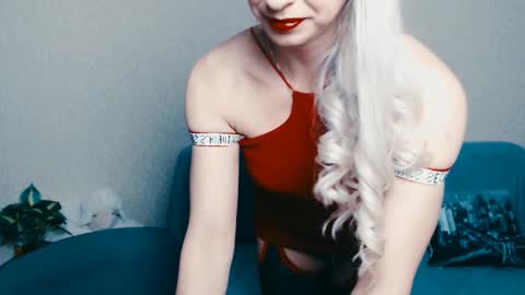 cute_smile_shy online show from February 28, 2025, 8:07 pm