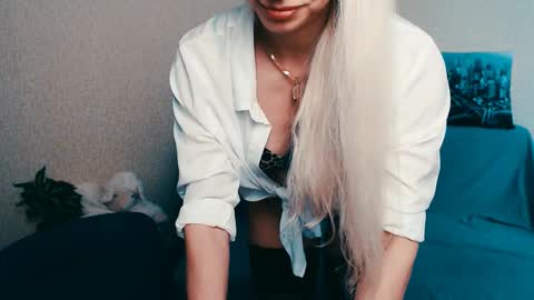 cute_smile_shy online show from March 11, 2025, 11:33 am