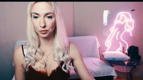 cute_smile_shy online show from September 27, 2025, 8:47 pm