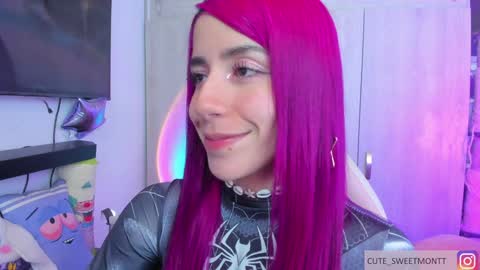 Snapshot of cute_sweetmontt chatting on January 26, 2025, 12:11 pm katalinda montt online show from January 26, 2025, 12:11 pm