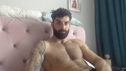 Snapshot of cuteeboy chatting on January 26, 2025, 1:36 pm cuteeboy online show from January 26, 2025, 1:36 pm