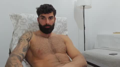 Snapshot of cuteeboy chatting on February 3, 2025, 9:39 pm cuteeboy online show from February 3, 2025, 9:39 pm