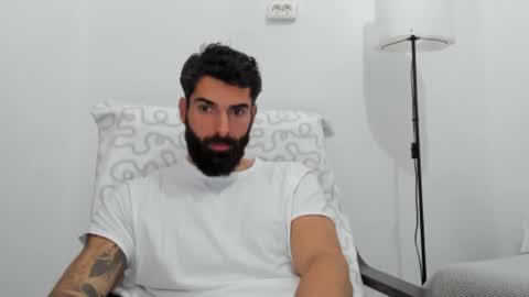 Snapshot of cuteeboy chatting on November 20, 2025, 8:14 am cuteeboy online show from November 20, 2025, 8:14 am