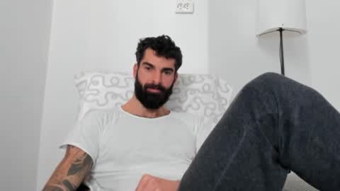 Snapshot of cuteeboy chatting on November 24, 2025, 8:36 am cuteeboy online show from November 24, 2025, 8:36 am