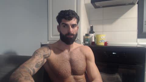 Snapshot of cuteeboy chatting on December 4, 2025, 10:29 pm cuteeboy online show from December 4, 2025, 10:29 pm