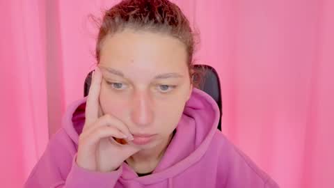 Snapshot of cuteellii chatting on October 22, 2025, 9:31 am Elli online show from October 22, 2025, 9:31 am