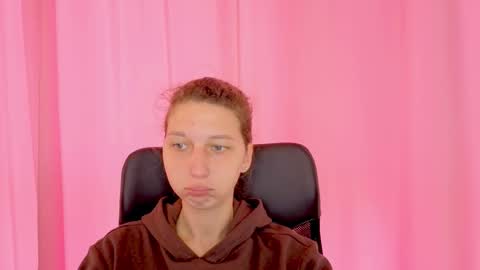 Snapshot of cuteellii chatting on October 23, 2025, 9:19 am Elli online show from October 23, 2025, 9:19 am