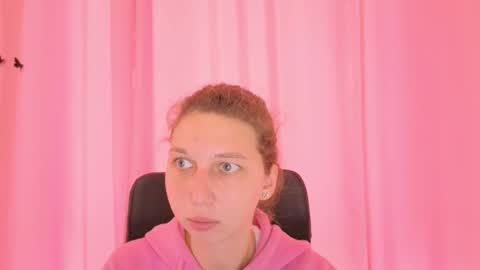 Snapshot of cuteellii chatting on October 24, 2025, 10:00 am Elli online show from October 24, 2025, 10:00 am