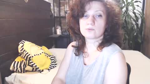 Snapshot of cutemoan chatting on February 26, 2025, 10:31 pm Rita online show from February 26, 2025, 10:31 pm