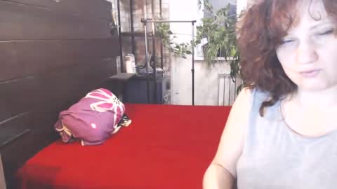 Snapshot of cutemoan chatting on March 6, 2025, 10:26 pm Rita online show from March 6, 2025, 10:26 pm