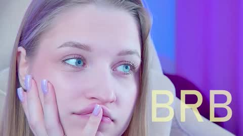 Rina online show from November 30, 2025, 8:40 am