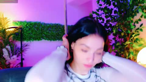 cuteness__girl online show from November 15, 2025, 8:55 am