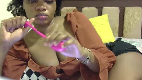 cutermilly online show from December 5, 2024, 9:17 am