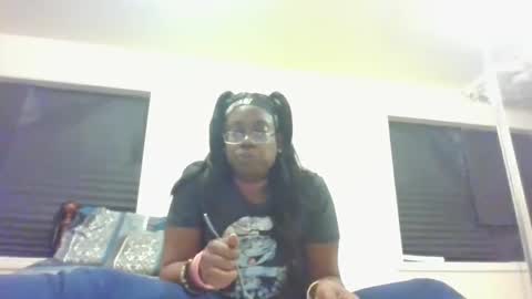 mary mack online show from October 13, 2025, 6:24 am