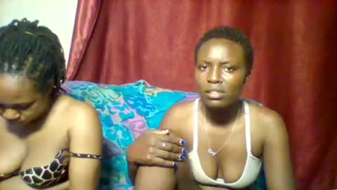 cutey_lunar online show from January 23, 2025, 6:03 pm